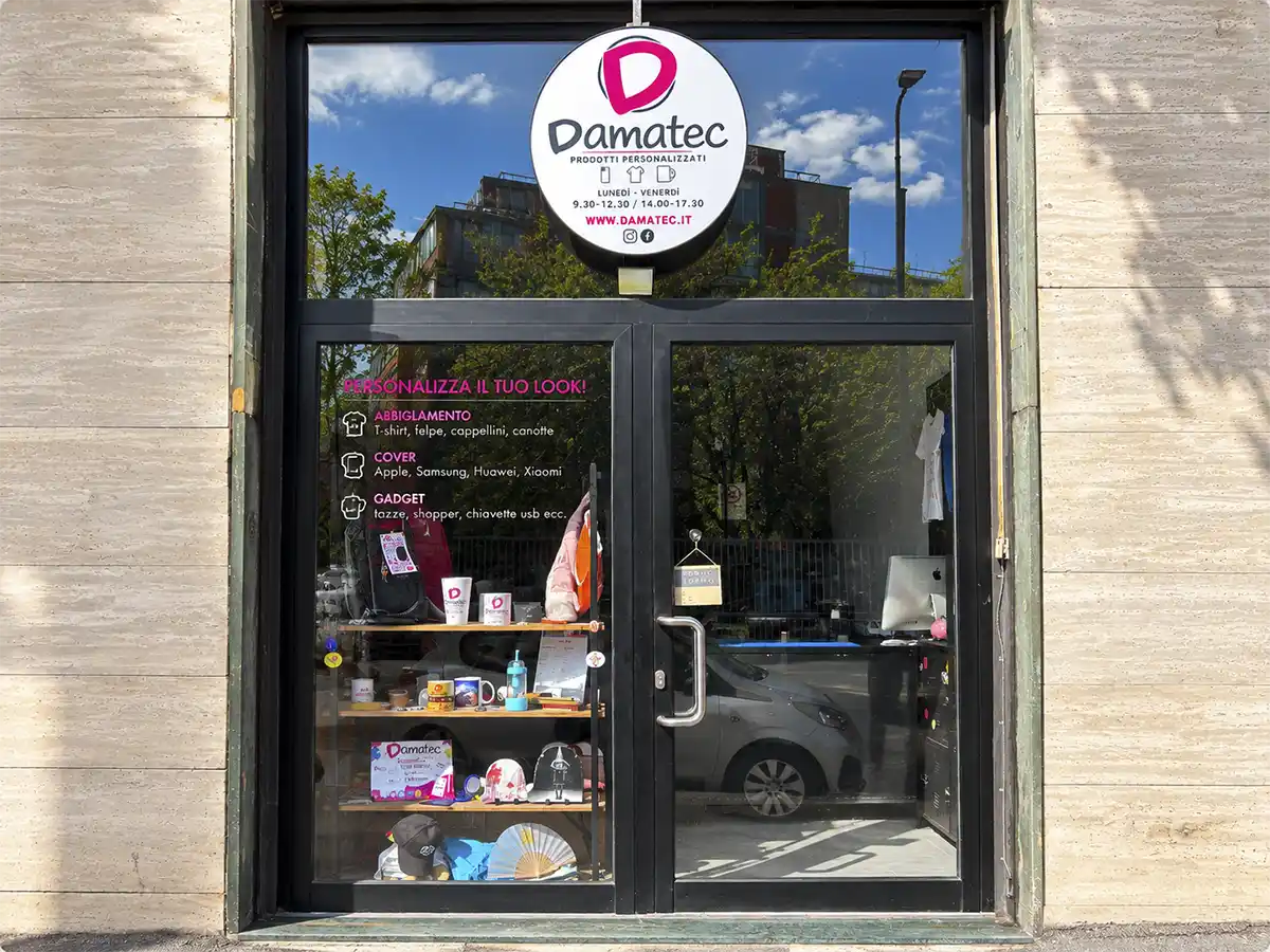 Negozio Damatec Milano in Via A. Buschi 27 stampa e prodotti personalizzati